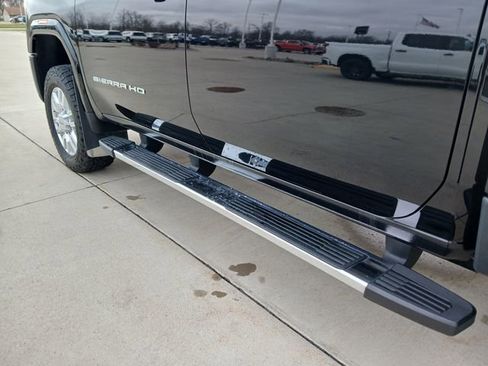 Used 2024 GMC Sierra 3500 SLT w/ SLT Premium Package image 30