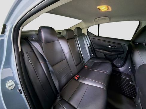 Used 2025 Nissan Sentra SR w/ SR Premium Package image 27