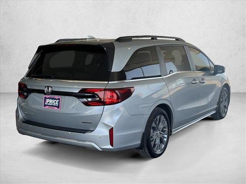 Used 2025 Honda Odyssey Touring image 6
