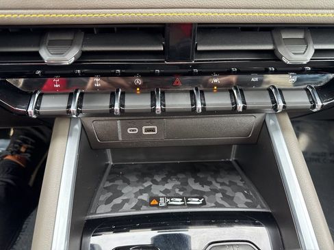 Used 2023 Chevrolet Colorado ZR2 w/ ZR2 Convenience Package III image 27