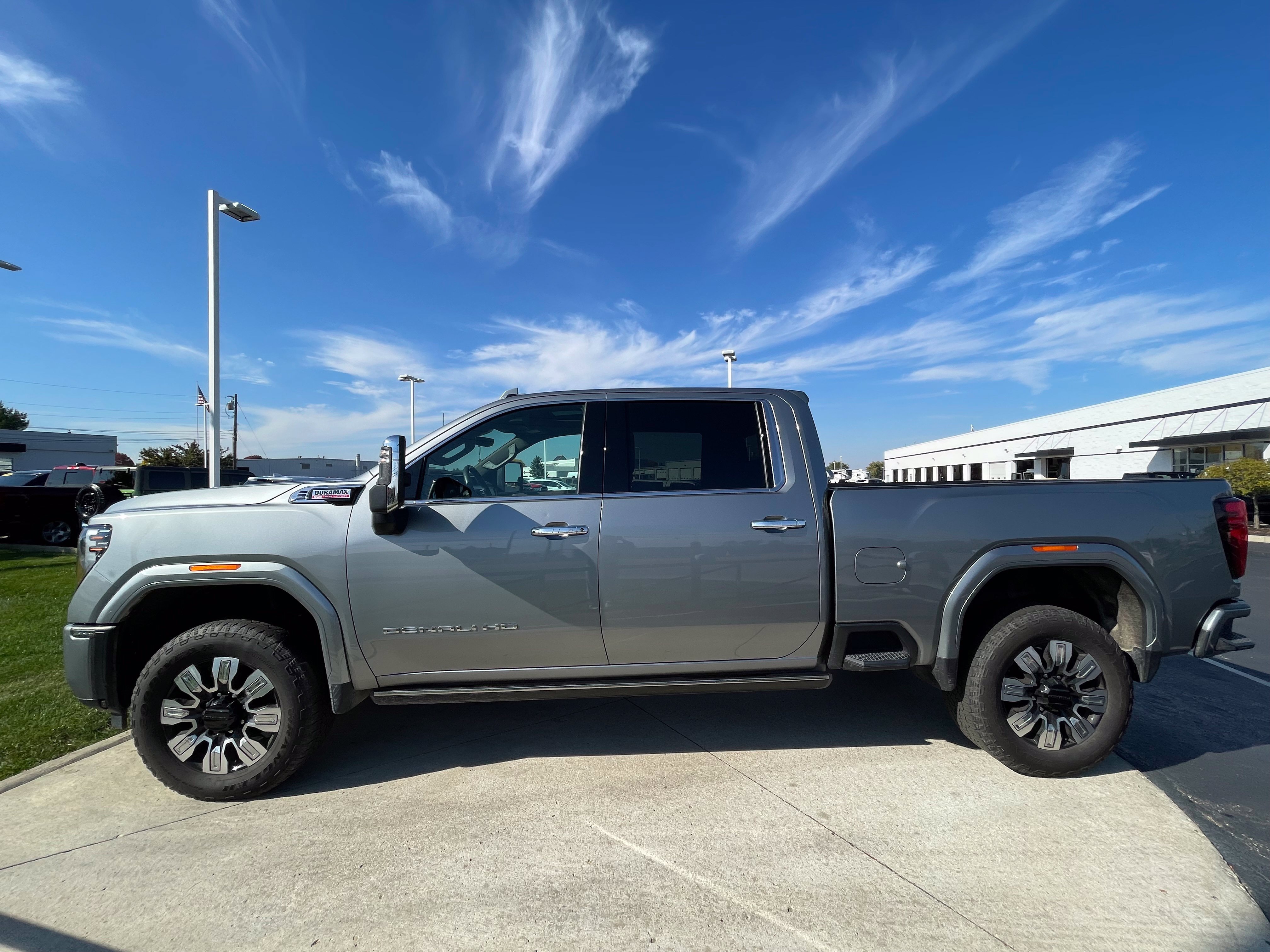 Used 2024 GMC Sierra 2500 Denali w/ Denali Reserve Package AWD/4WD image 4