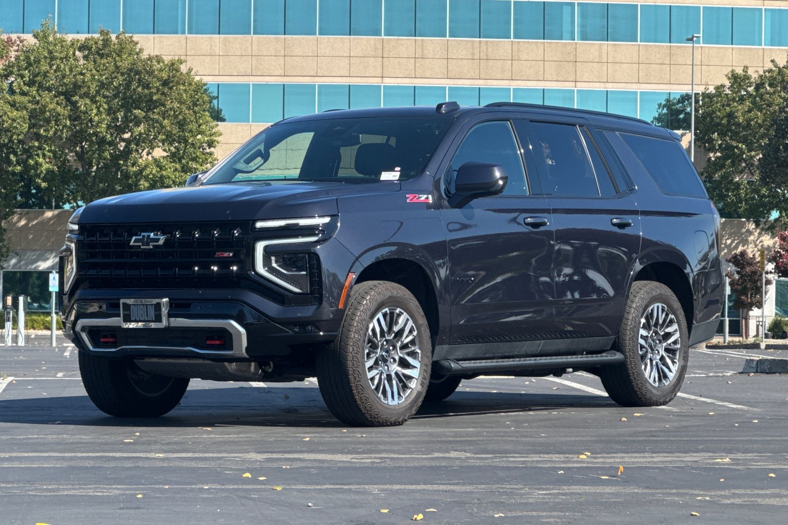 Used 2025 Chevrolet Tahoe Z71 AWD/4WD image 8