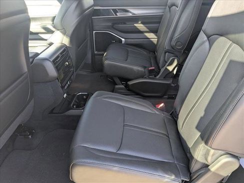 New 2026 Jeep Grand Wagoneer Limited image 17