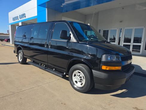 Used 2020 Chevrolet Express 3500 LS image 2