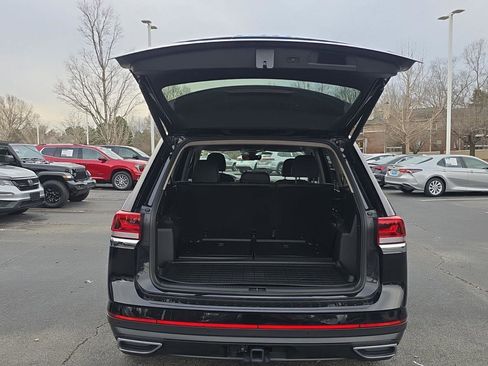 Certified 2025 Volkswagen Atlas SE image 7