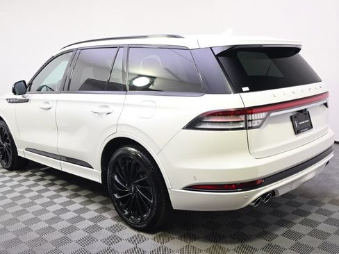 Used 2023 Lincoln Aviator Reserve w/ Jet Package AWD/4WD image 3
