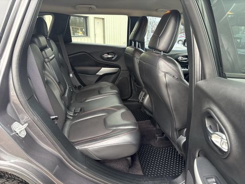 Used 2018 Jeep Cherokee Trailhawk w/ Comfort/Convenience Group image 36