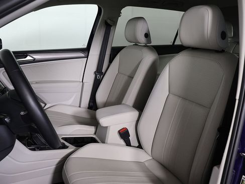 Used 2024 Volkswagen Tiguan SE AWD/4WD image 26