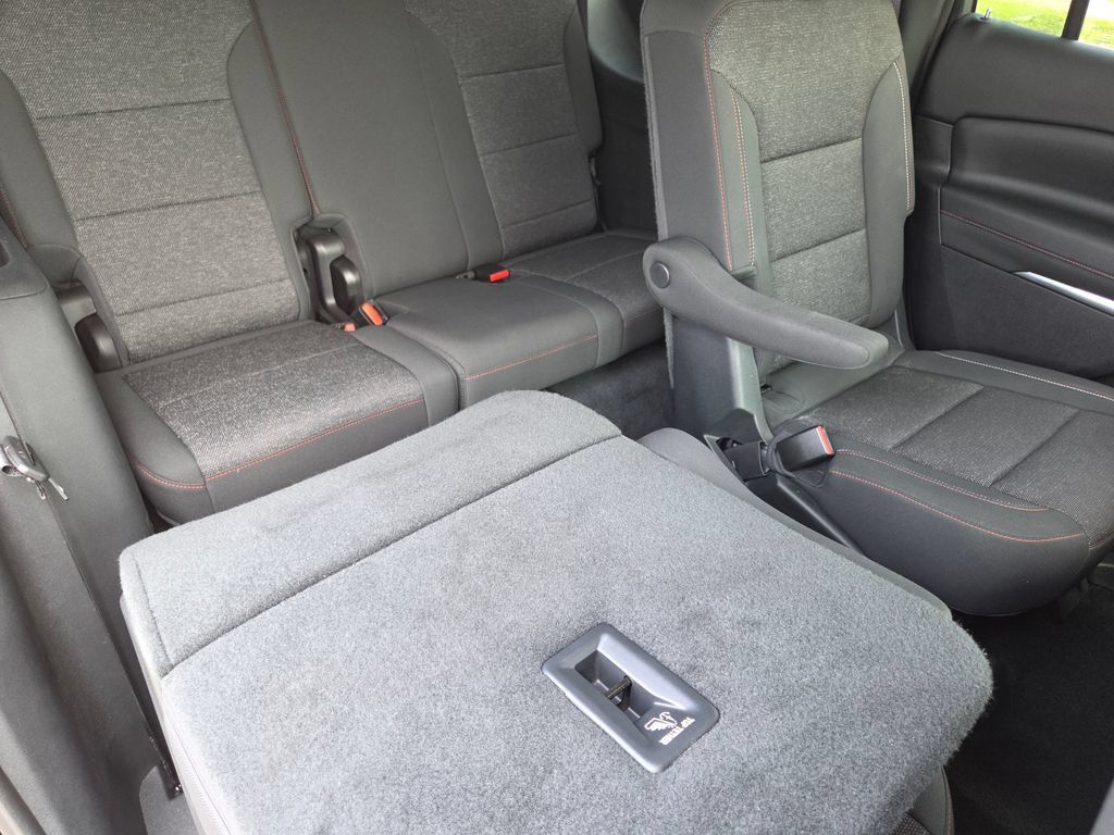 Used 2024 Chevrolet Traverse Z71 w/ LPO, Floor Liner Package AWD/4WD image 5