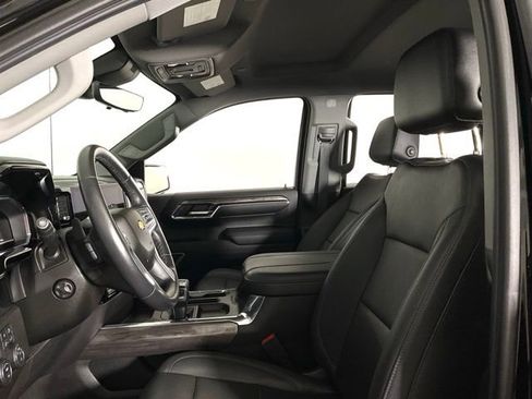 Used 2023 Chevrolet Silverado 1500 LTZ AWD/4WD image 32