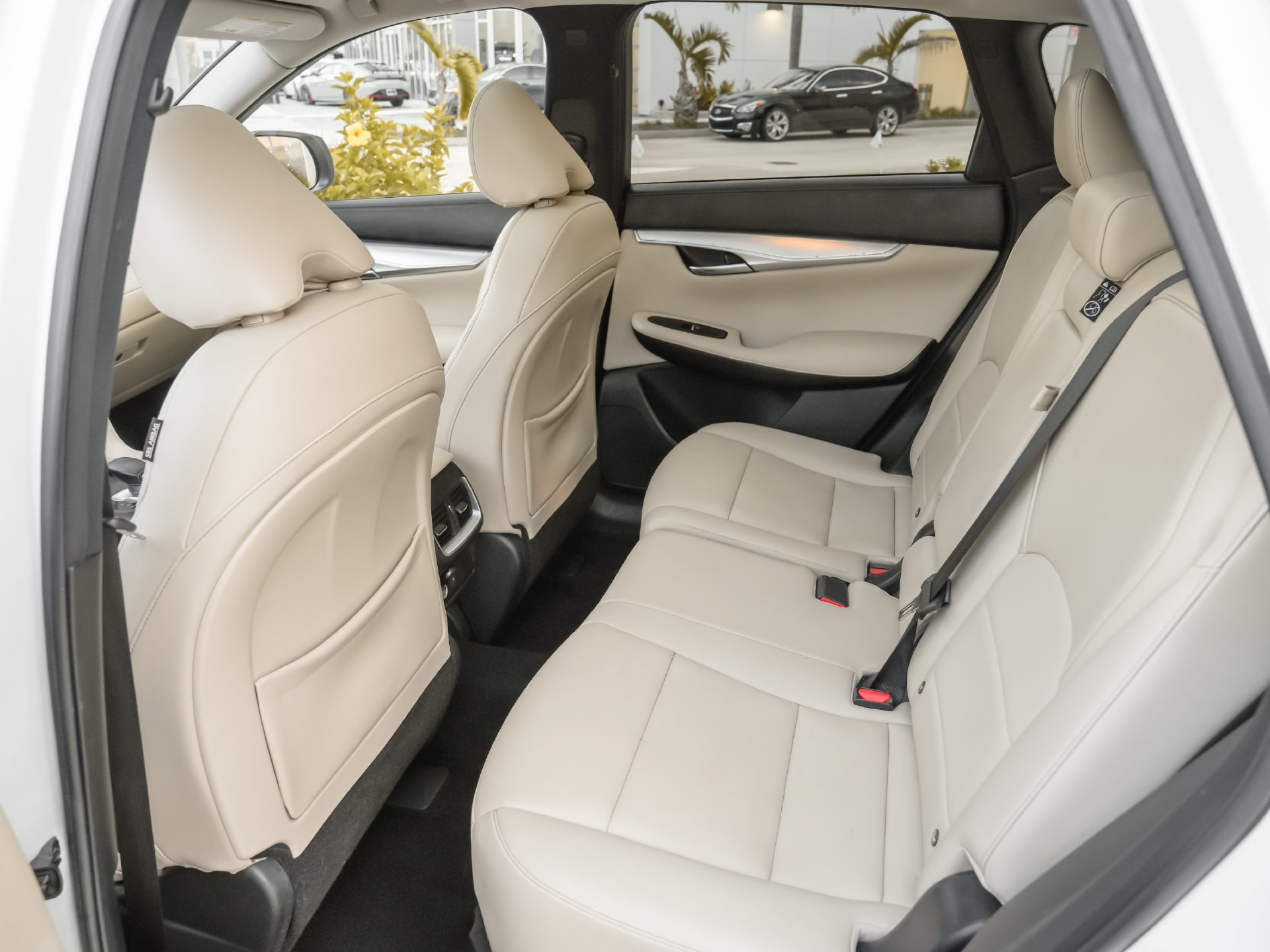 Used 2020 INFINITI QX50 Luxe w/ Navigation Package FWD image 33