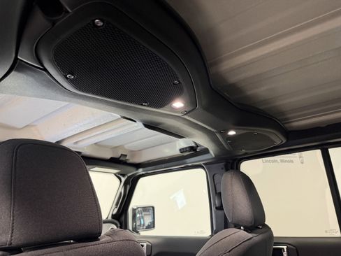 Used 2025 Jeep Wrangler Unlimited Sahara w/ Safety Group image 24