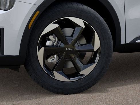 New 2026 Kia Sorento EX FWD image 9