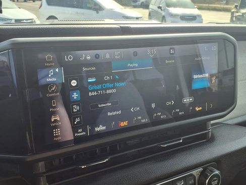 Used 2025 Jeep Wrangler Willys image 10