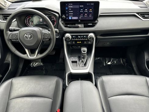 Used 2023 Toyota RAV4 XLE Premium image 3