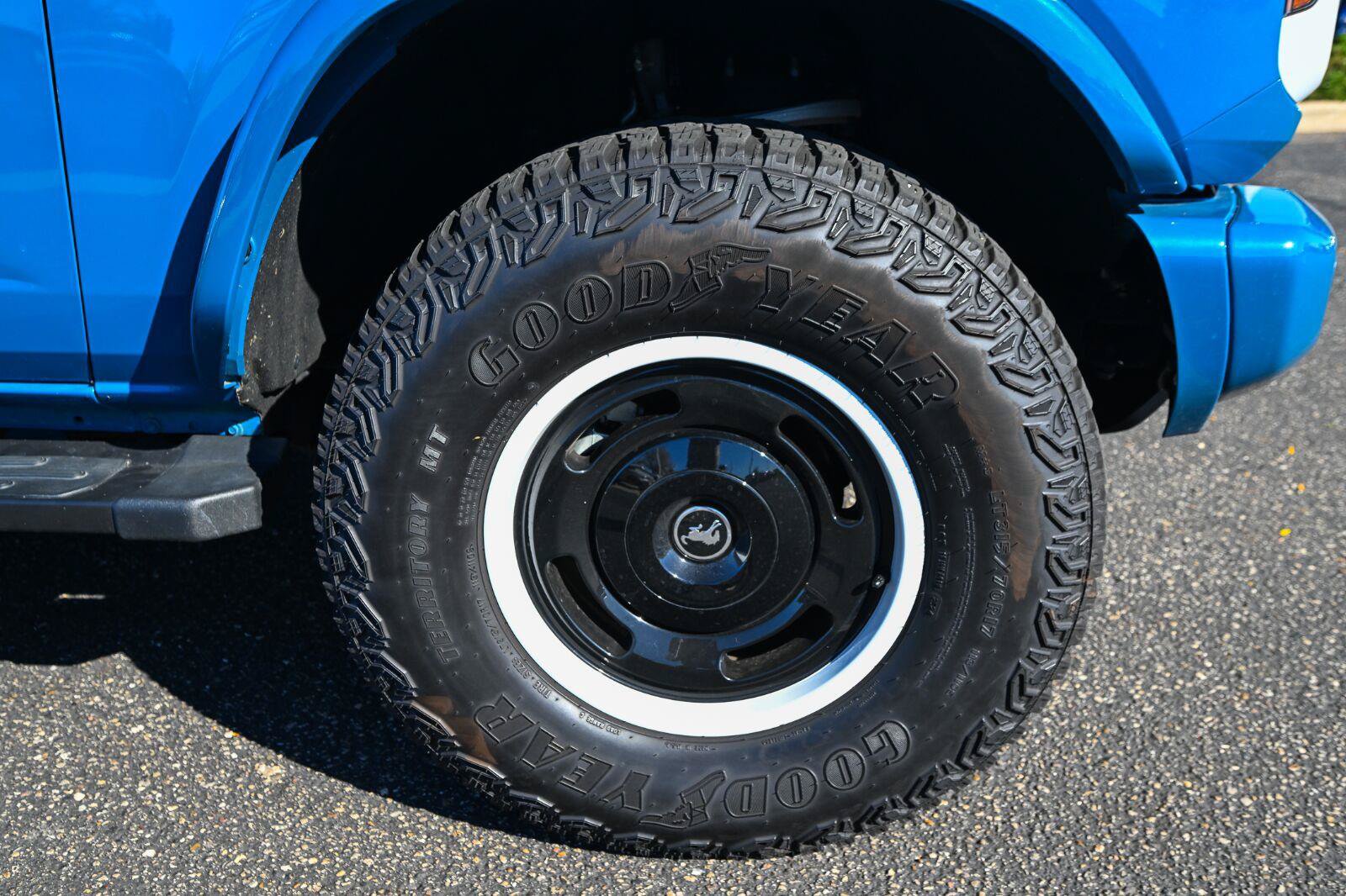 Used 2024 Ford Bronco Heritage Edition AWD/4WD image 15