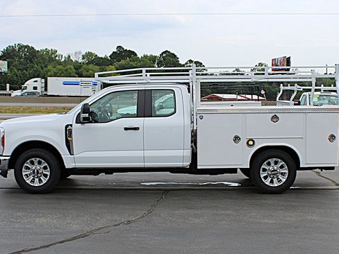 Used 2024 Ford F250 XL w/ XL Chrome Package RWD image 6