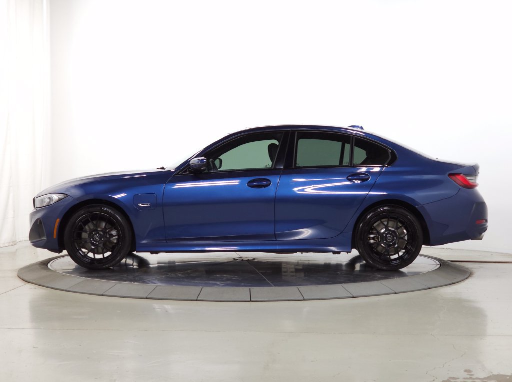 Used 2023 BMW 330e xDrive w/ Premium Package AWD/4WD image 5