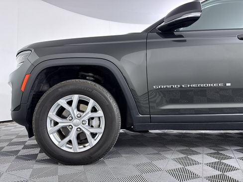 Used 2023 Jeep Grand Cherokee Limited AWD/4WD image 23