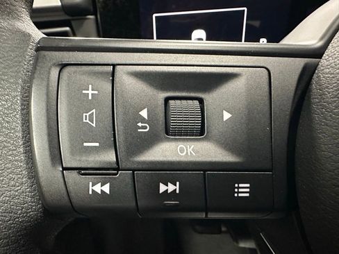 Used 2025 Nissan Kicks S AWD/4WD image 19