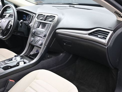 Used 2018 Ford Fusion S image 30