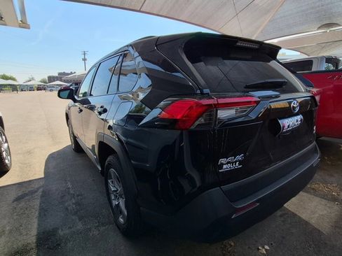 Used 2023 Toyota RAV4 LE AWD/4WD image 6
