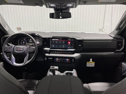 New 2026 GMC Sierra 1500 SLT image 19