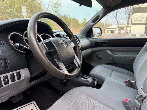Used 2014 Toyota Tacoma 2WD Regular Cab image 15