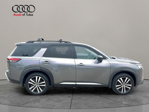 Used 2023 Nissan Pathfinder Platinum w/ Cargo Package AWD/4WD image 8
