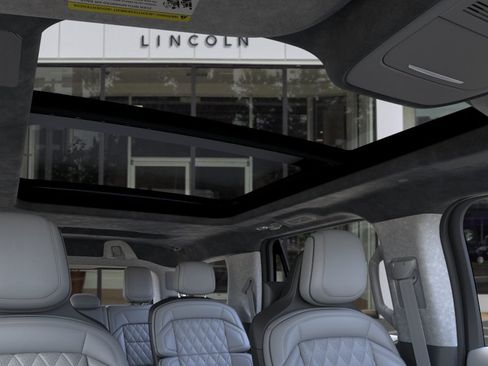 New 2026 Lincoln Navigator Black Label w/ Black Label Special Edition AWD/4WD image 22