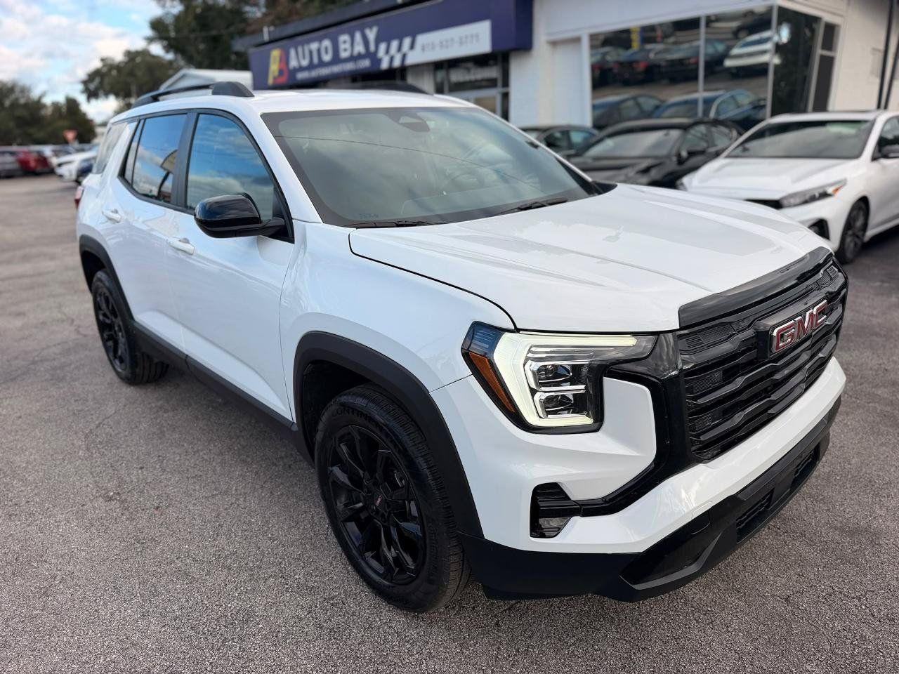 Used 2026 GMC Terrain Elevation w/ Elevation Premium Package FWD image 4