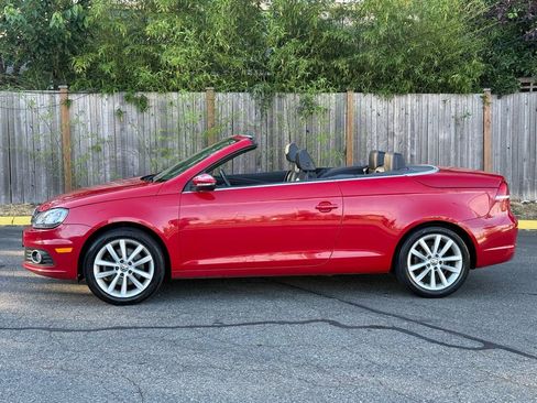 Used 2013 Volkswagen Eos Lux FWD image 5