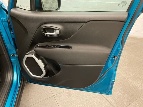Certified 2021 Jeep Renegade Latitude FWD image 27