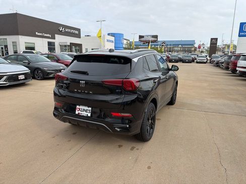 Used 2024 Buick Encore GX Sport Touring AWD/4WD image 10