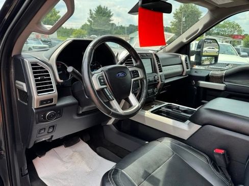 Used 2017 Ford F250 Lariat w/ Lariat Ultimate Package AWD/4WD image 11