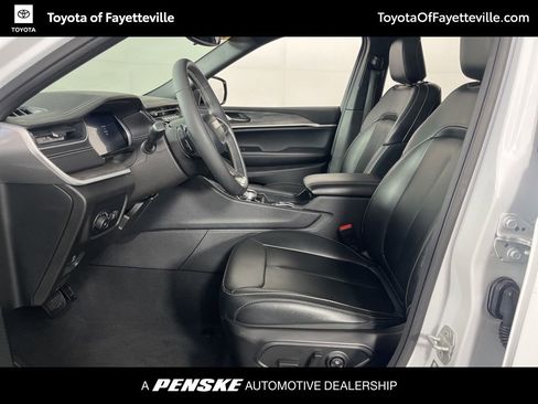 Used 2024 Jeep Grand Cherokee L Limited w/ Trailer Tow Package image 25