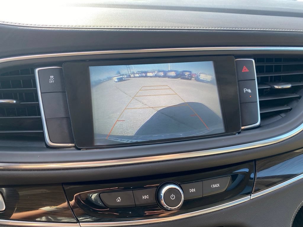 Used 2018 Buick Enclave Essence FWD image 21