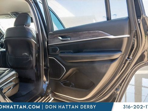 Used 2023 Jeep Grand Cherokee L Limited AWD/4WD image 21