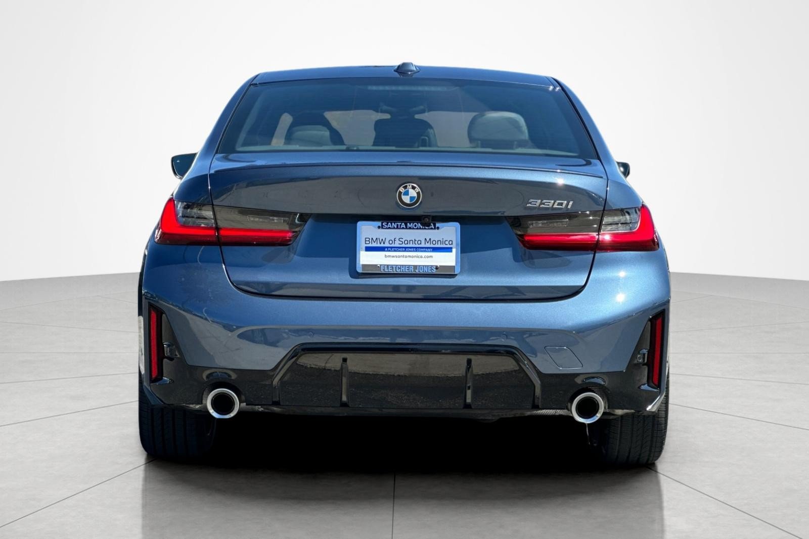 Used 2026 BMW 330i Sedan w/ M Sport Package RWD image 4