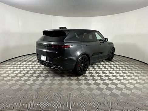 Used 2025 Land Rover Range Rover Sport Dynamic SE image 4