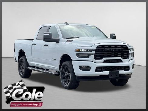 Used 2025 RAM 2500 Big Horn AWD/4WD image 1