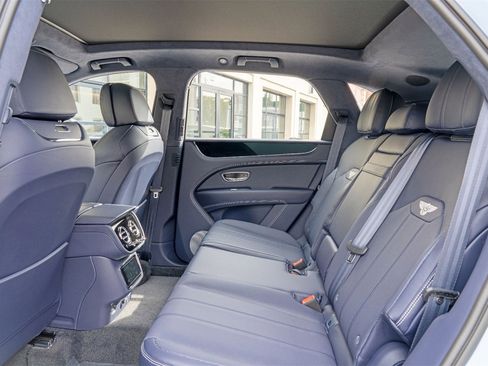 New 2025 Bentley Bentayga image 33