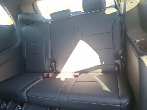 New 2026 Chevrolet Traverse LT image 9