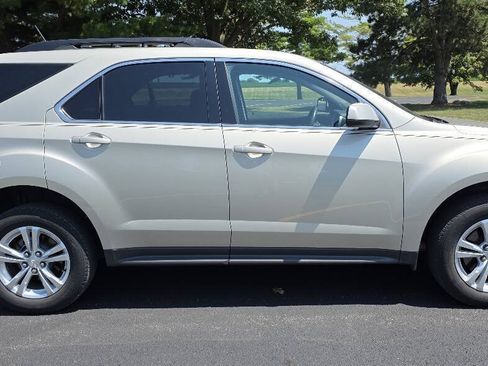 Used 2015 Chevrolet Equinox LT FWD image 2