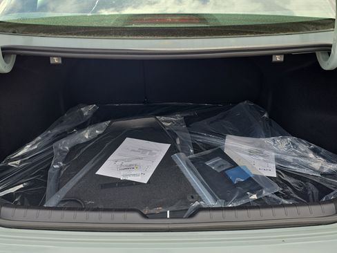 New 2025 Kia K4 LXS image 12