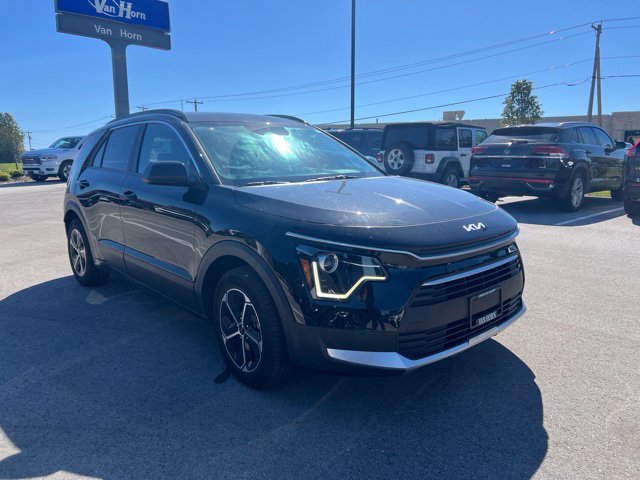 Used 2024 Kia Niro LX FWD image 1