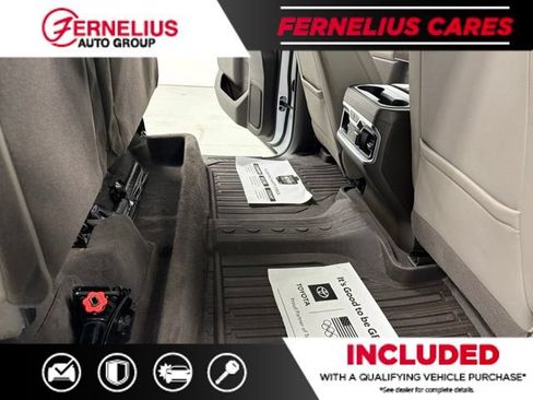 Used 2021 GMC Sierra 1500 SLT w/ SLT Premium Package AWD/4WD image 24