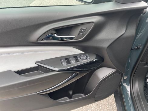 Used 2025 Chevrolet Trax LT w/ LT Convenience Package image 20