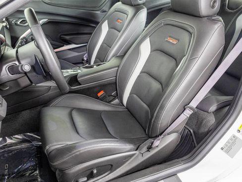 Used 2016 Chevrolet Camaro SS RWD image 28