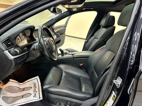 Used 2013 BMW 550i Sedan image 21